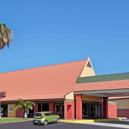Days Inn By Wyndham Cocoa Cruiseport West At I-95/524 Eksteriør billede