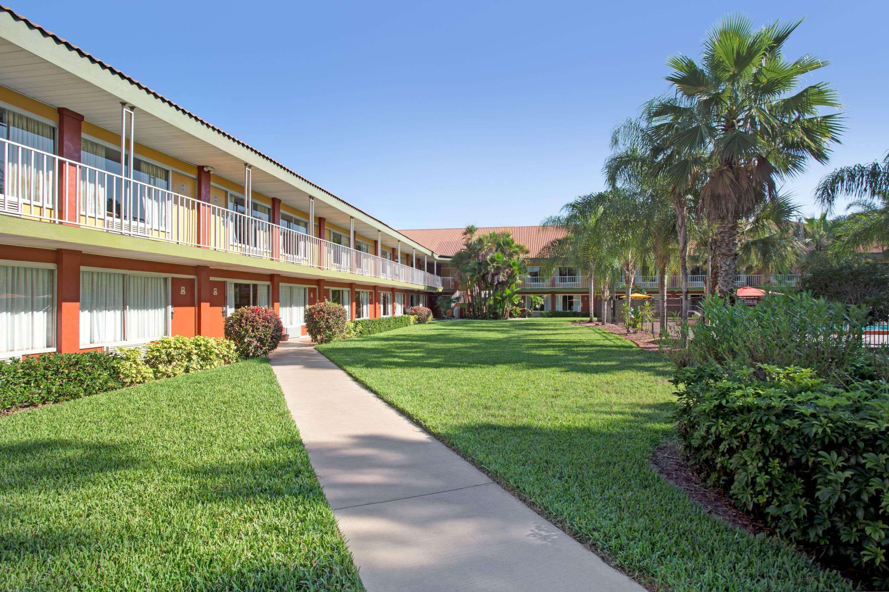 Days Inn By Wyndham Cocoa Cruiseport West At I-95/524 Eksteriør billede