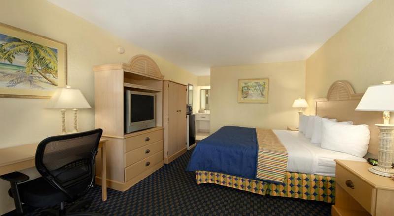 Days Inn By Wyndham Cocoa Cruiseport West At I-95/524 Eksteriør billede