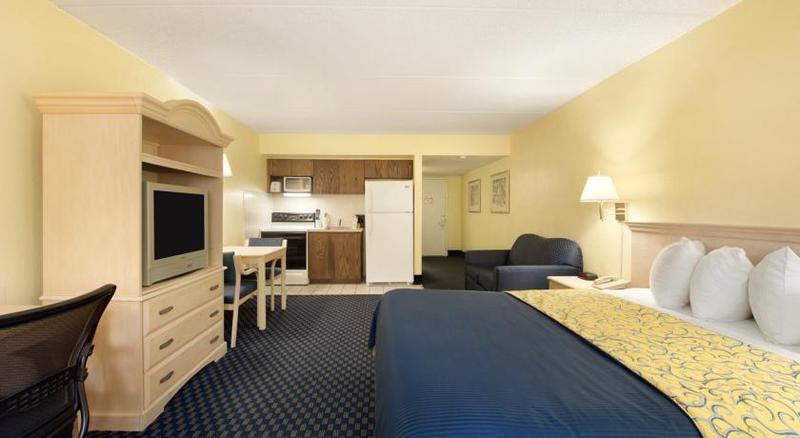 Days Inn By Wyndham Cocoa Cruiseport West At I-95/524 Eksteriør billede