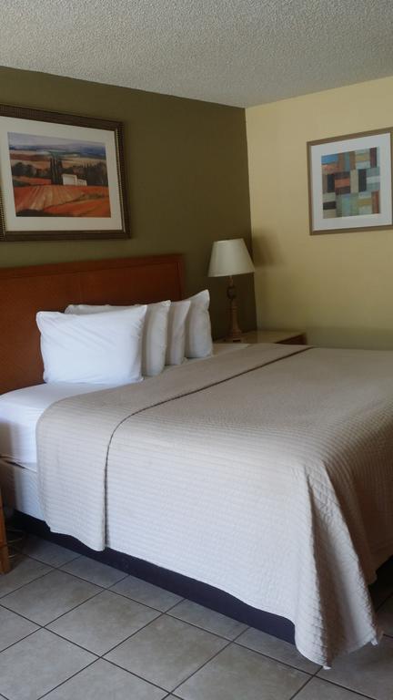 Days Inn By Wyndham Cocoa Cruiseport West At I-95/524 Eksteriør billede