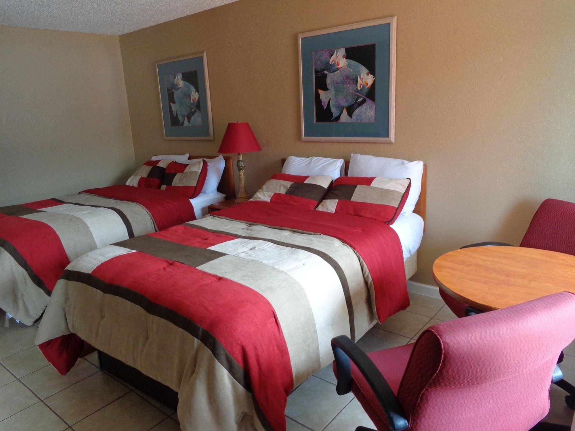Days Inn By Wyndham Cocoa Cruiseport West At I-95/524 Eksteriør billede